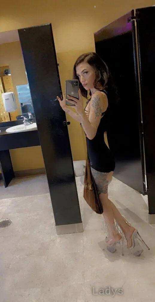 Taylor (23) – Call Girl & Independent Escort Service in Honolulu - Gallery Photo 4