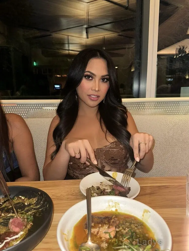 Stefani Fox (25) – Call Girl & Independent Escort Service in Honolulu - Gallery Photo 5
