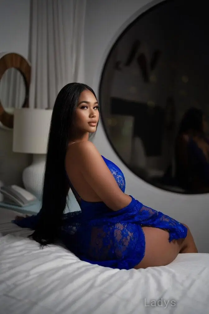 Emi (21) – Call Girl & Independent Escort Service in Honolulu - Gallery Photo 3