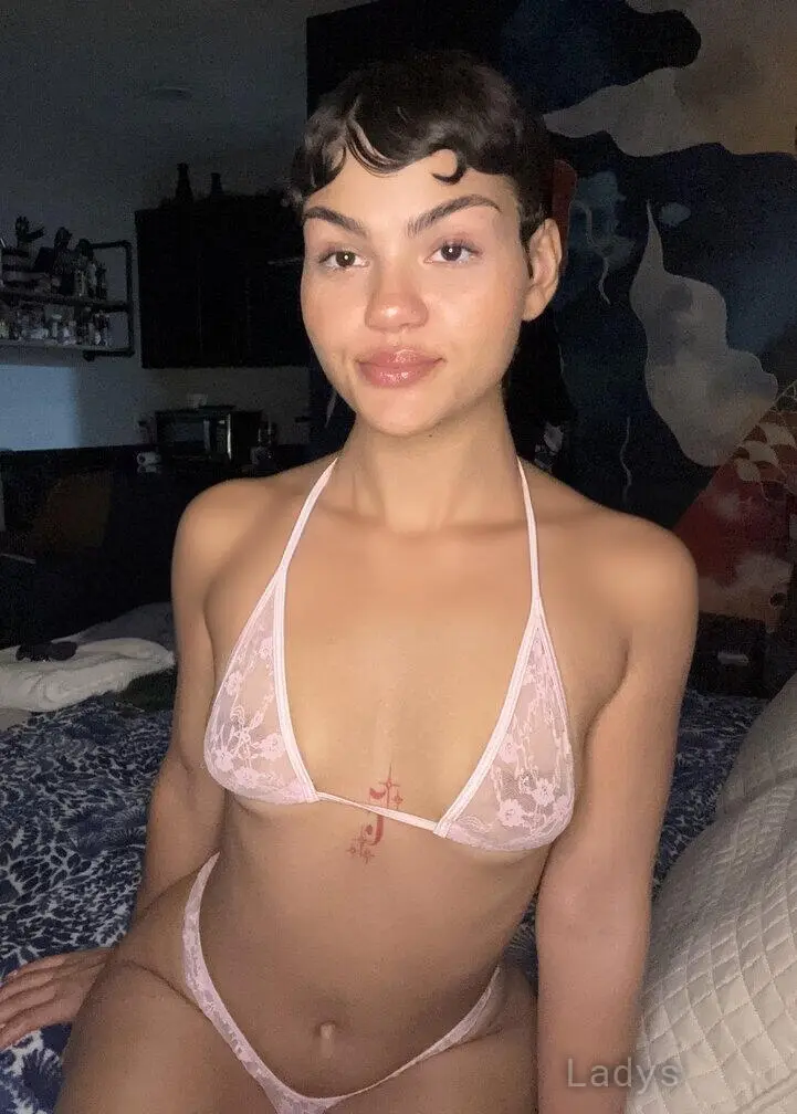 Lola Bunni (20) – Call Girl & Independent Escort Service in Honolulu - Gallery Photo 4