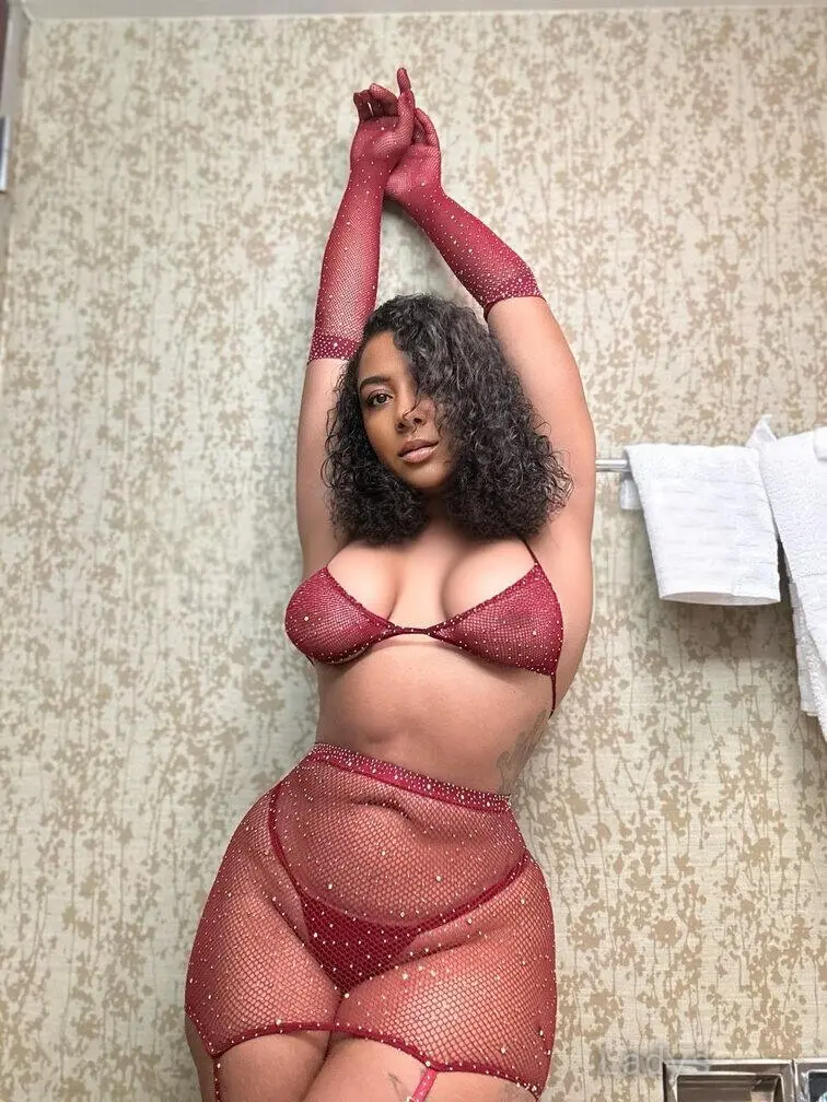 Celine Dior (29) – Call Girl & Independent Escort Service in Honolulu - Gallery Photo 4