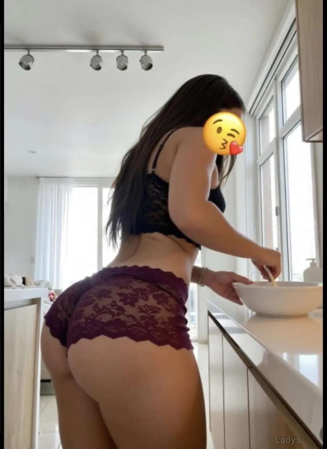 Sara (36) – Call Girl & Independent Escort Service in Honolulu - Gallery Photo 4