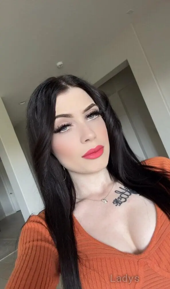 Taylor (23) – Call Girl & Independent Escort Service in Honolulu - Gallery Photo 3