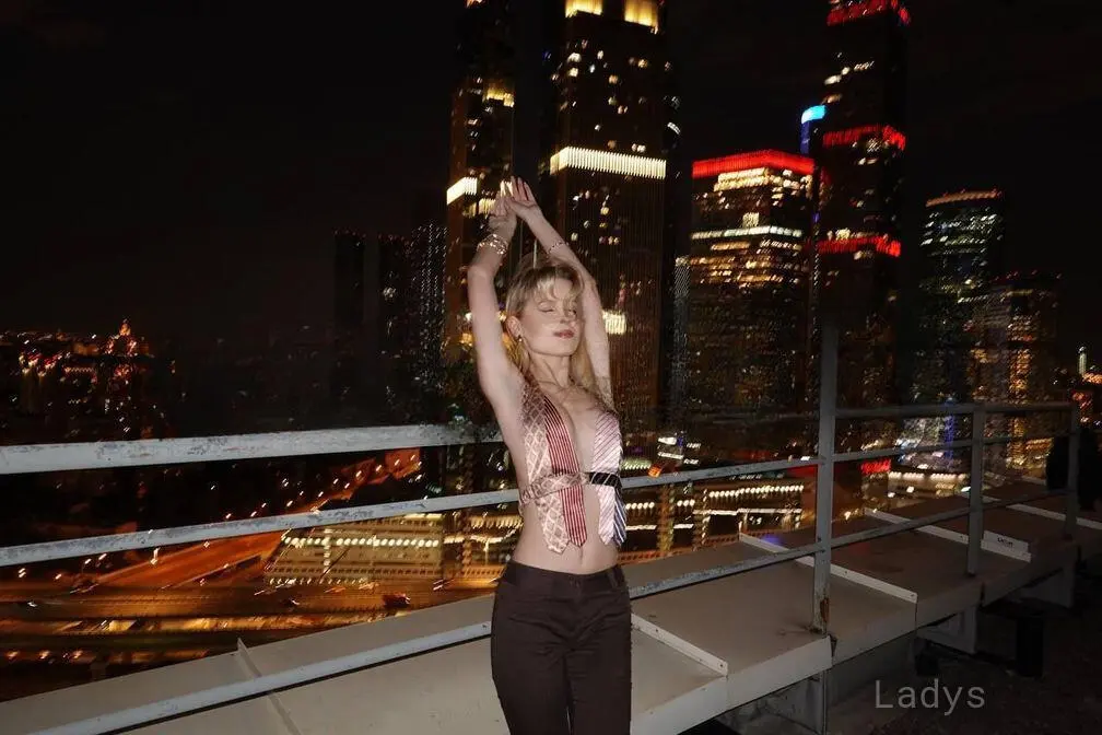 Crystal Starr (23) – Call Girl & Independent Escort Service in Honolulu - Gallery Photo 3