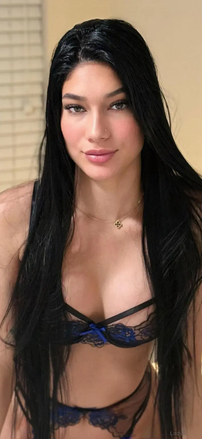 Yesi (23) – Call Girl & Independent Escort Service in Houston - Gallery Photo 4