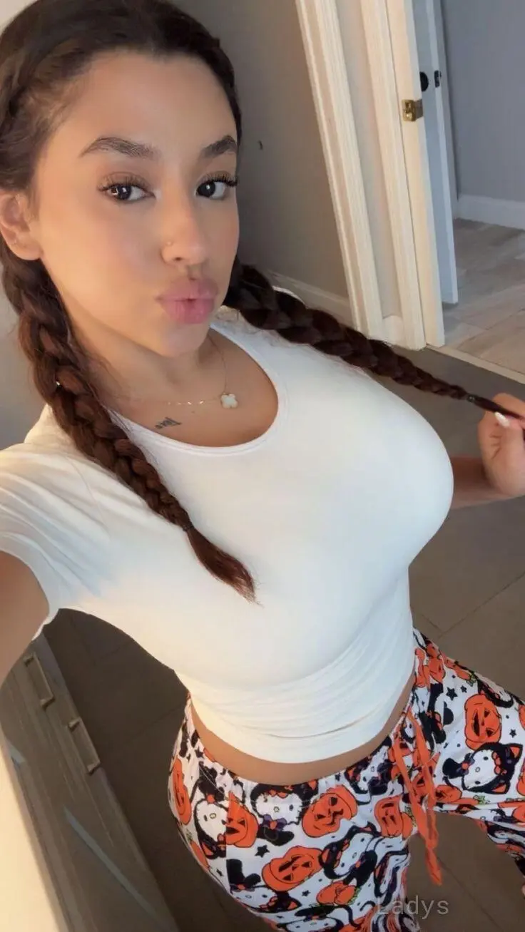Michelle (20) – Call Girl & Independent Escort Service in Hurghada - Gallery Photo 3