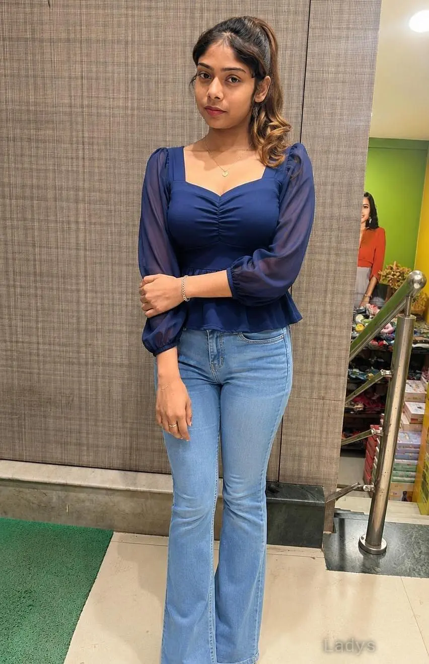 Alisha (25) – Call Girl & Independent Escort Service in Hyderabad - Gallery Photo 4