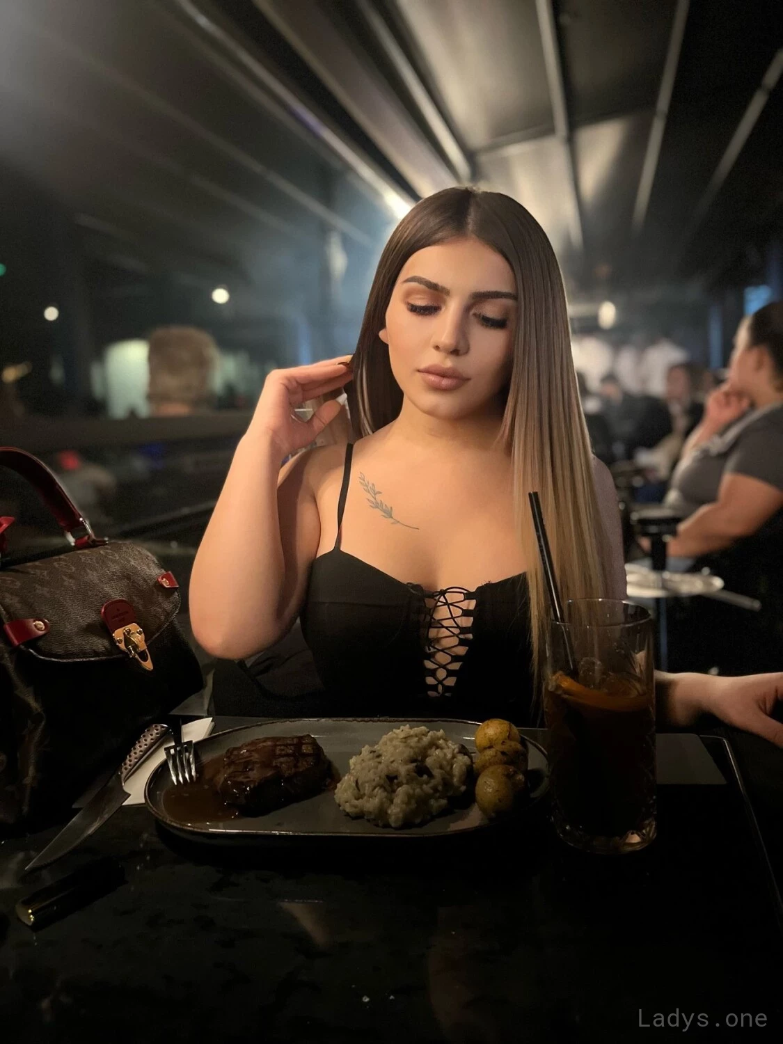 Melisa (22) – Call Girl & Independent Escort Service in İzmit - Gallery Photo 3