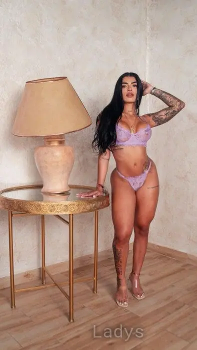 Cloe (21) – Call Girl & Independent Escort Service in Ibiza - Gallery Photo 4