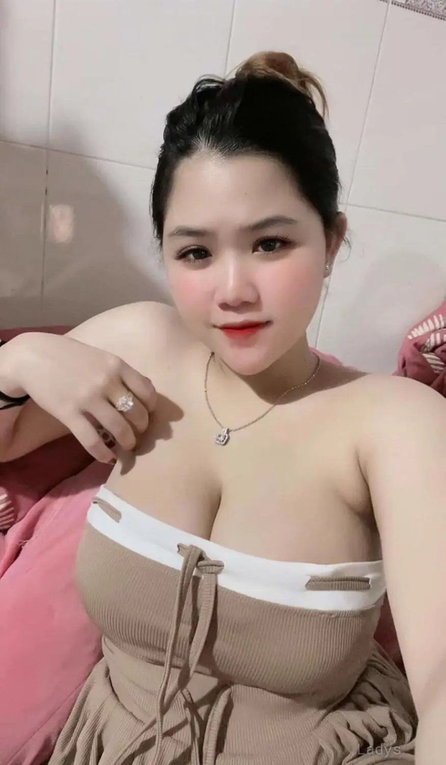 Ly Ly (22) – Call Girl & Independent Escort Service in ‘Ibrī - Gallery Photo 4