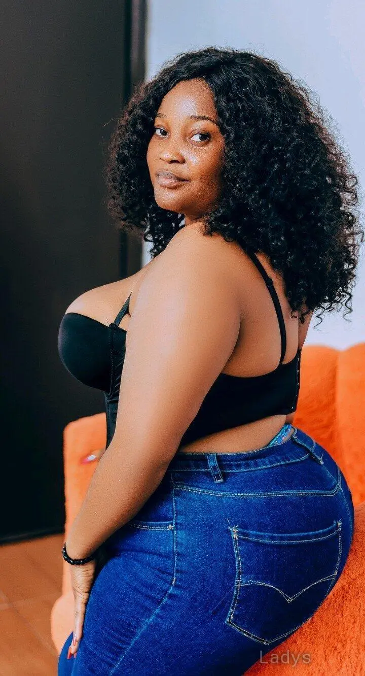Berry (31) – Call Girl & Independent Escort Service in Ikeja - Gallery Photo 5