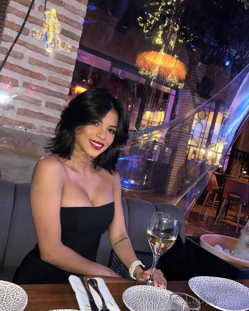 Mila (27) – Call Girl & Independent Escort Service in Inverness - Gallery Photo 3