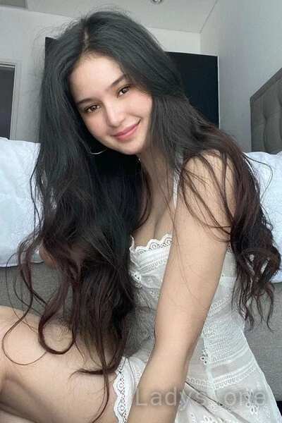 Bella (22) – Call Girl & Independent Escort Service in Ipoh - Gallery Photo 5