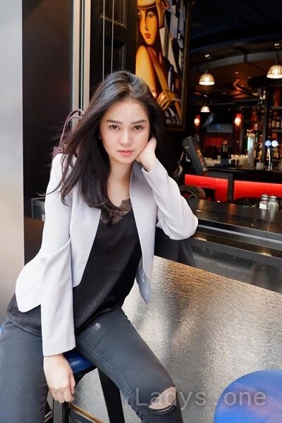 Bella (22) – Call Girl & Independent Escort Service in Ipoh - Gallery Photo 2