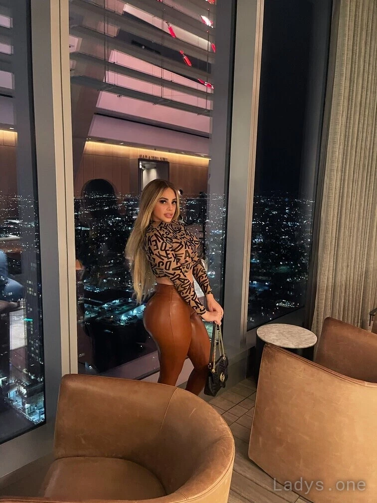 Bianca (26) – Call Girl & Independent Escort Service in Irvine - Gallery Photo 3