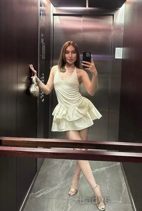 Anabel (25) – Call Girl & Independent Escort Service in İzmir - Gallery Photo 4