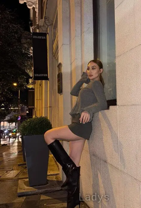 Anabel (25) – Call Girl & Independent Escort Service in İzmir - Gallery Photo 3