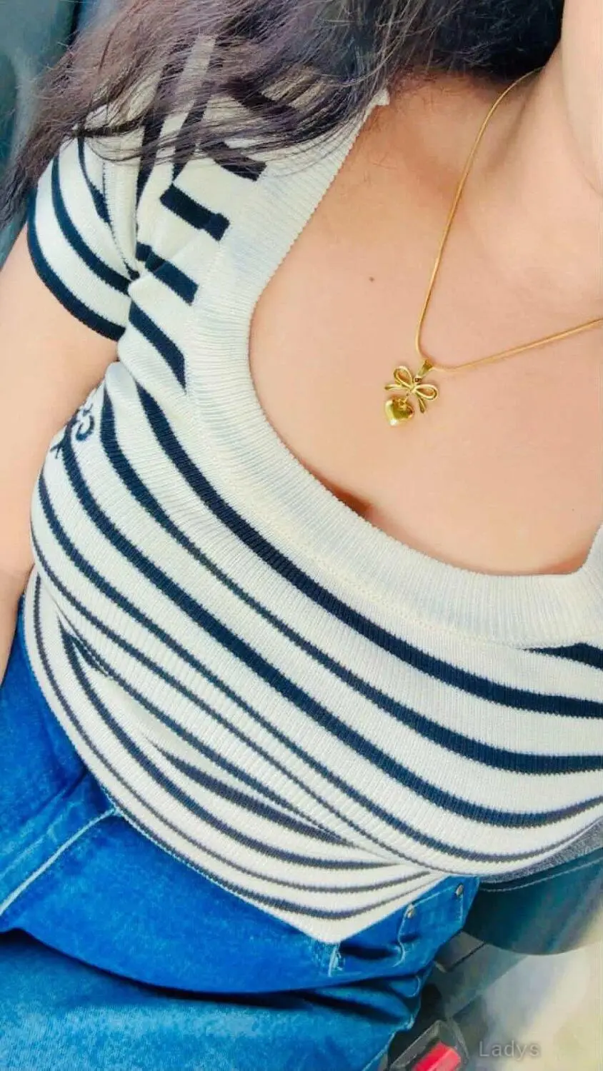 Aarti (23) – Call Girl & Independent Escort Service in Jaipur - Gallery Photo 2