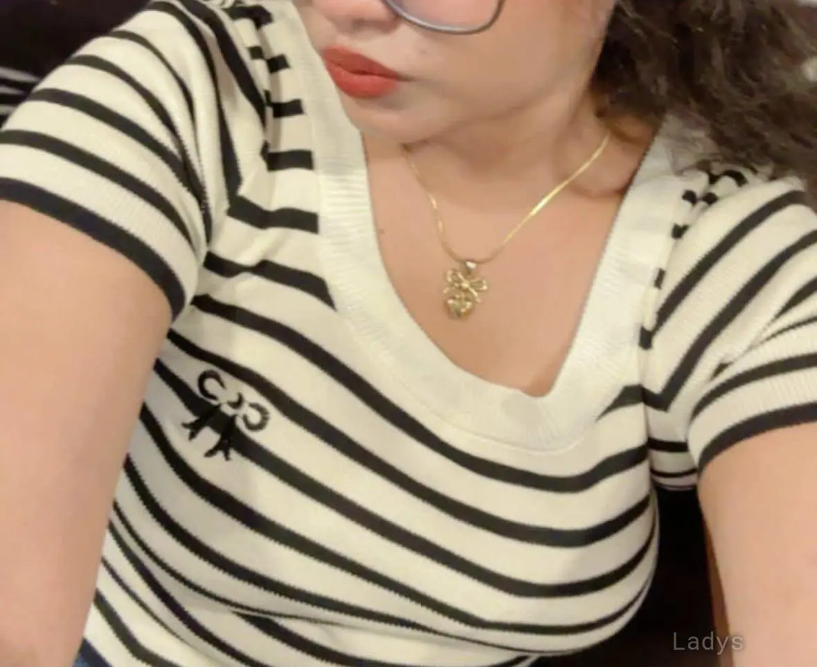 Aarti (23) – Call Girl & Independent Escort Service in Jaipur - Gallery Photo 4