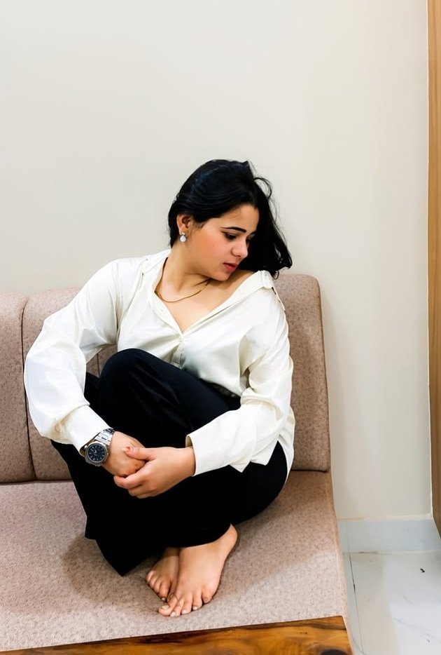 Kavya Sharma (20) – Call Girl & Independent Escort Service in Jaipur - Gallery Photo 2