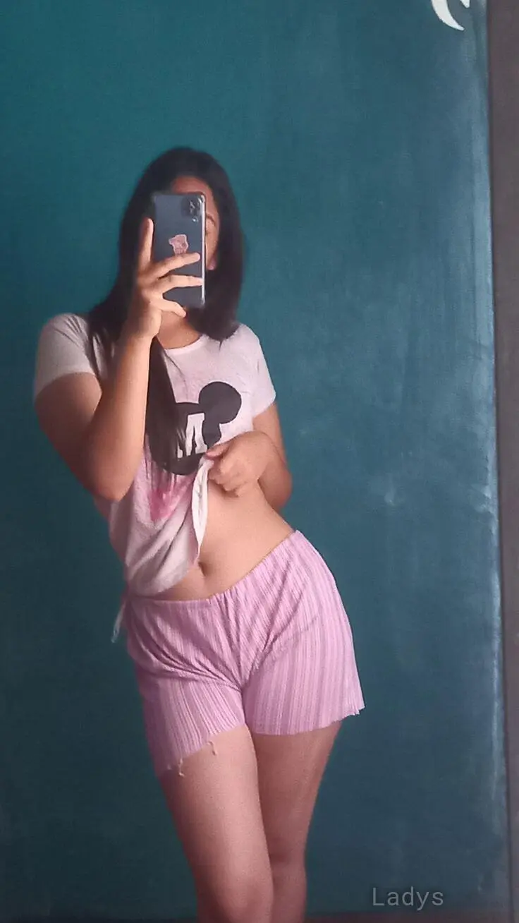 Niharika (21) – Call Girl & Independent Escort Service in Jammu - Gallery Photo 3