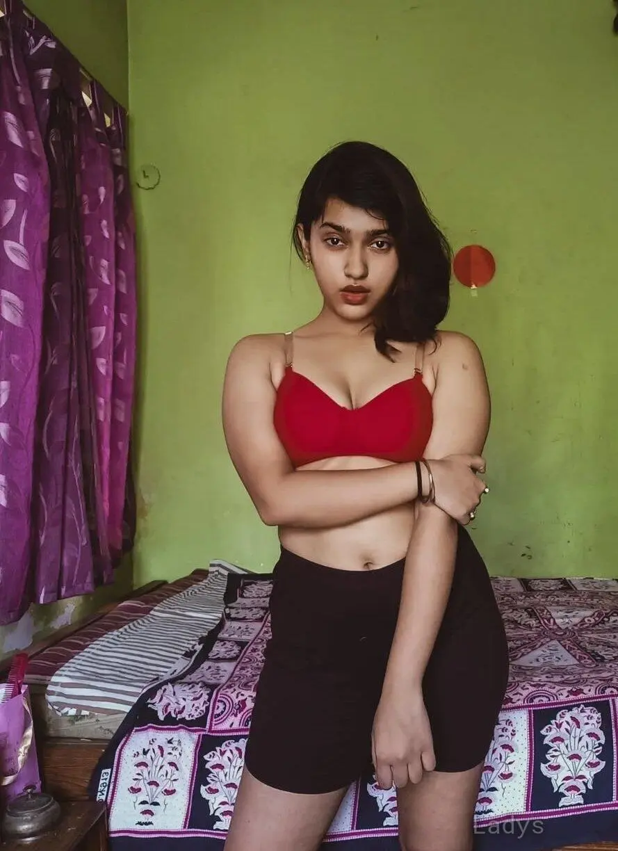Vee (21) – Call Girl & Independent Escort Service in Jamnagar - Gallery Photo 3