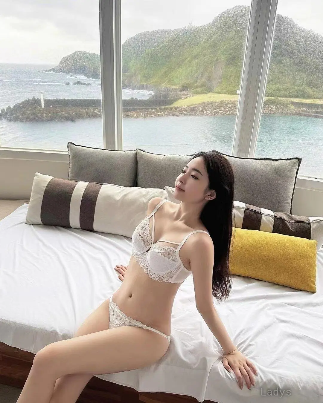 Zoey (23) – Call Girl & Independent Escort Service in Jiangjin - Gallery Photo 3