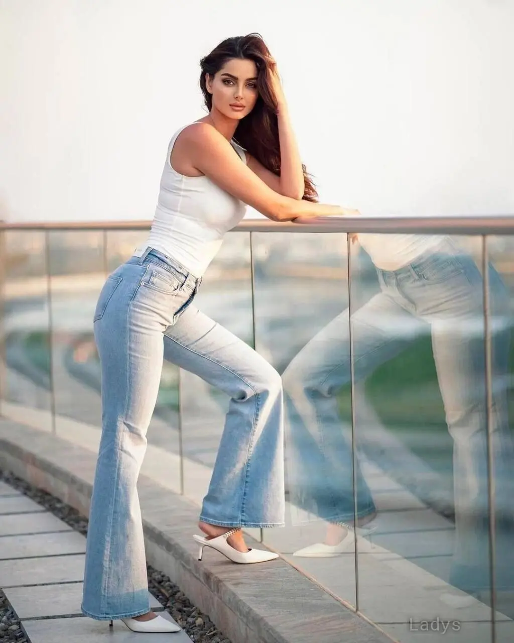 Lola (20) – Call Girl & Independent Escort Service in Jiaxing - Gallery Photo 3