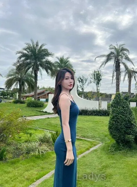 Lisa (25) – Call Girl & Independent Escort Service in Jilin - Gallery Photo 3