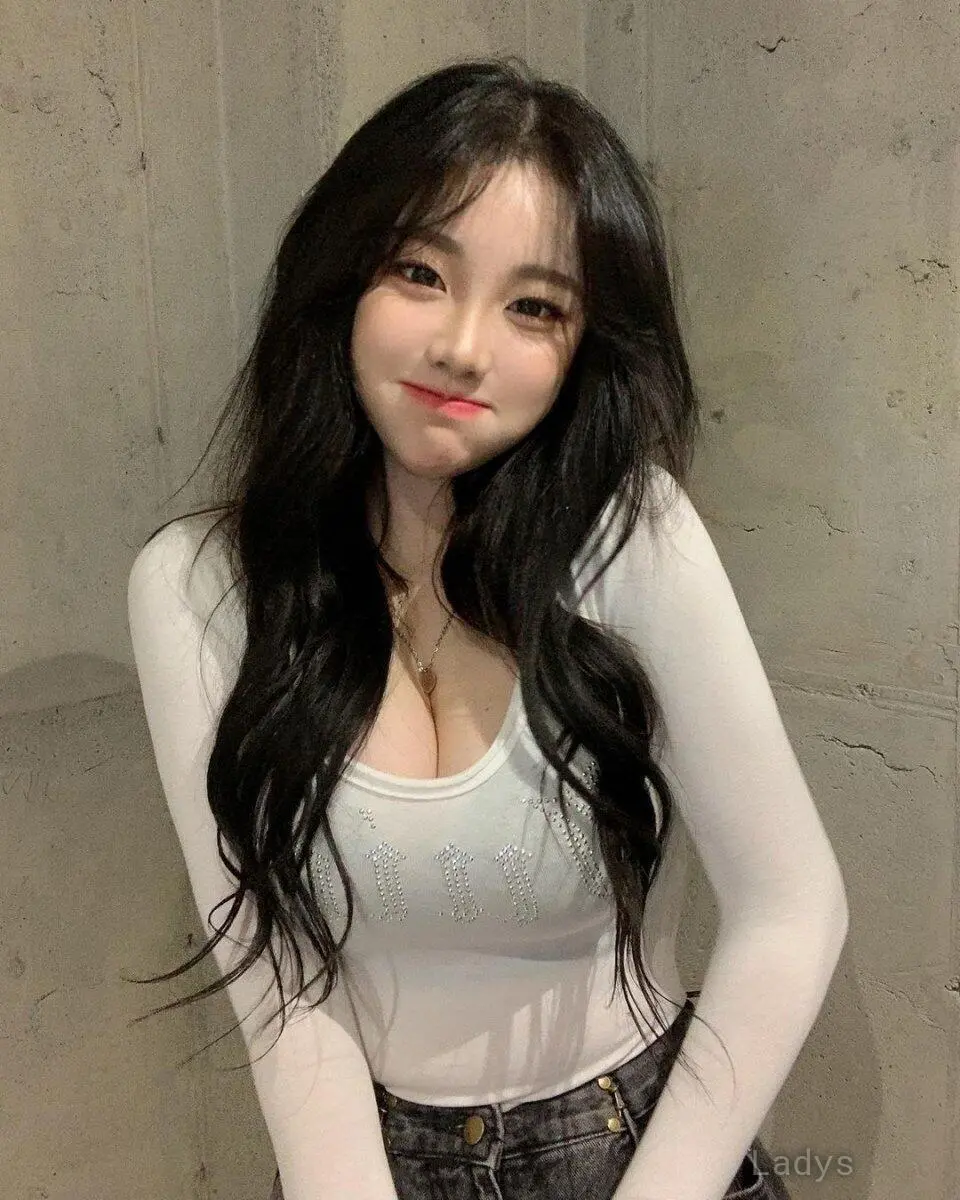 Rose (23) – Call Girl & Independent Escort Service in Jinjiang - Gallery Photo 4