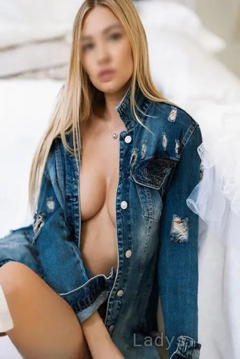 Stella (29) – Call Girl & Independent Escort Service in Köln - Gallery Photo 4