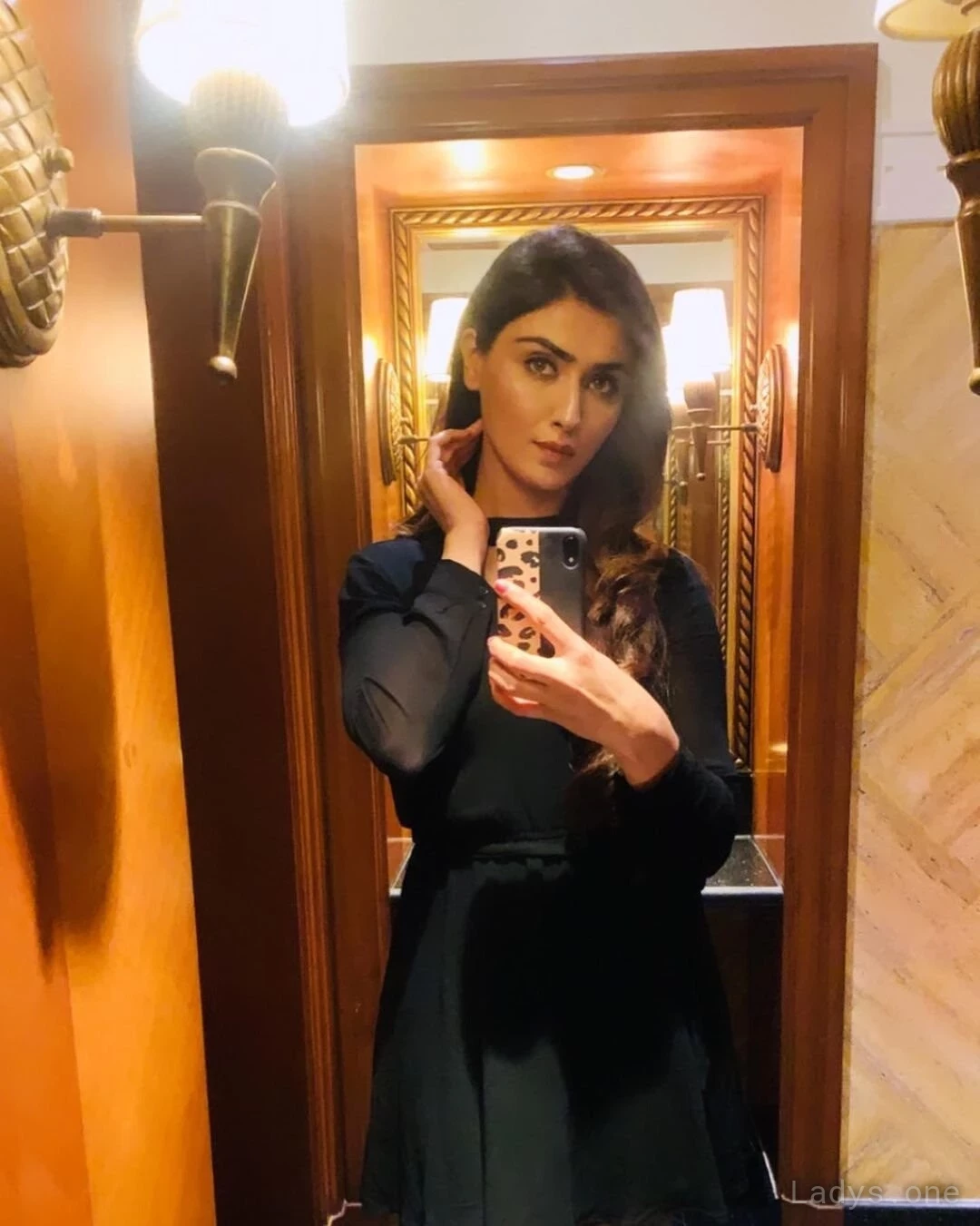 Tanvi Chauhan (21) – Call Girl & Independent Escort Service in Kalbā - Gallery Photo 3