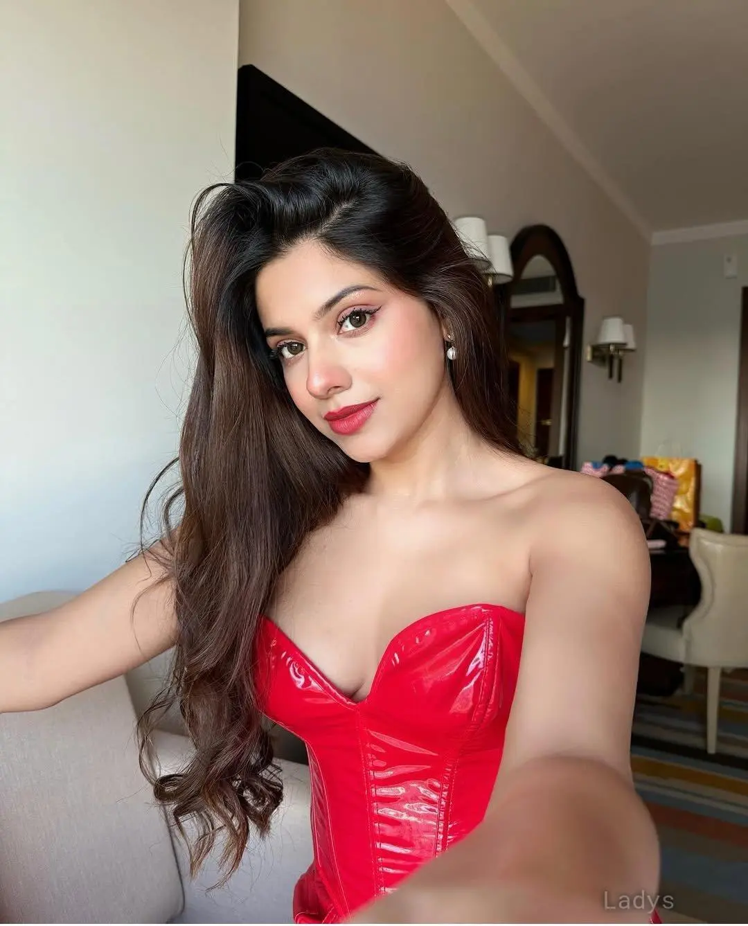 Divyanshi (22) – Call Girl & Independent Escort Service in Kandy - Gallery Photo 3