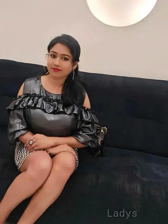 Prianka (22) – Call Girl & Independent Escort Service in Kannur - Gallery Photo 3