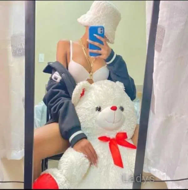 Ella (23) – Call Girl & Independent Escort Service in Kathmandu - Gallery Photo 5