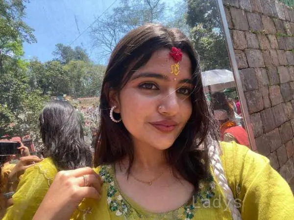Shivanshi (22) – Call Girl & Independent Escort Service in Kathmandu - Gallery Photo 4