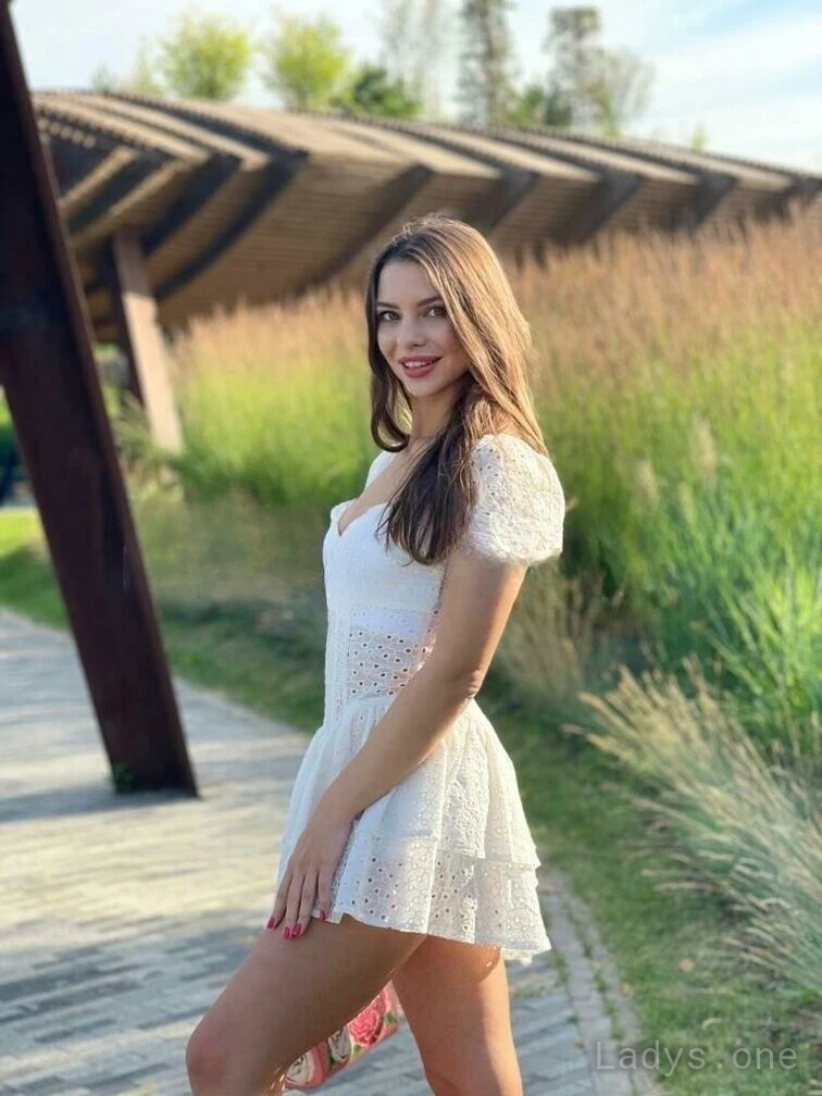 Claudia (24) – Call Girl & Independent Escort Service in Kent - Gallery Photo 4