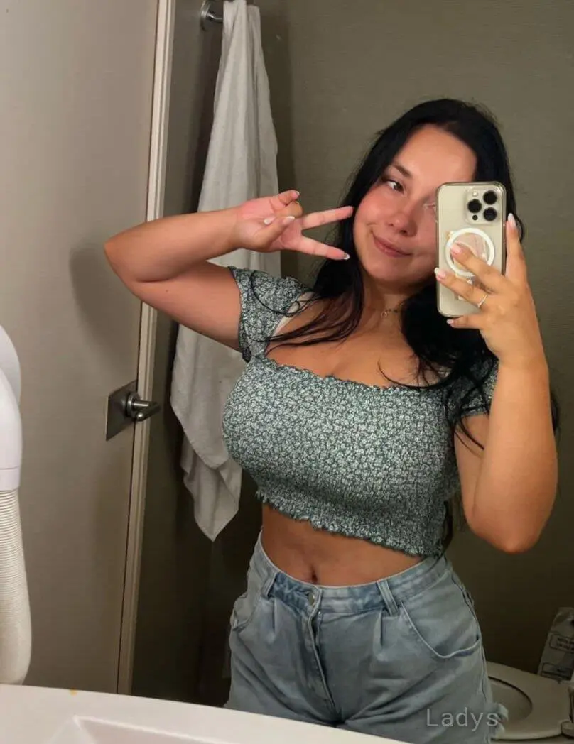 Mini Loona (26) – Call Girl & Independent Escort Service in Kent - Gallery Photo 2