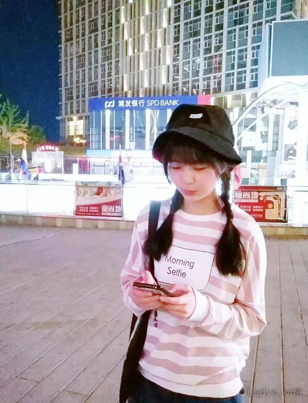 Xinqing (23) – Call Girl & Independent Escort Service in Al Khuşūş - Gallery Photo 2