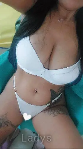 Olivia (28) – Call Girl & Independent Escort Service in Killarney - Gallery Photo 3