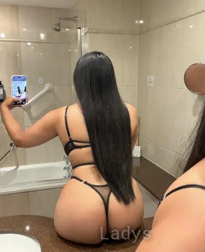 Megan (27) – Call Girl & Independent Escort Service in Killarney - Gallery Photo 5