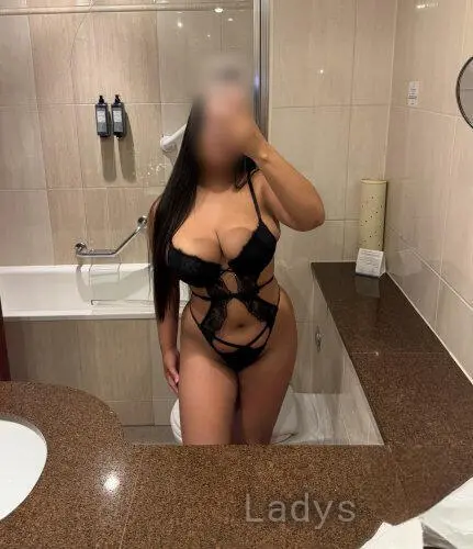 Megan (27) – Call Girl & Independent Escort Service in Killarney - Gallery Photo 3