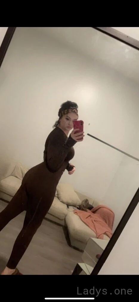 Wintrr (24) – Call Girl & Independent Escort Service in Kirkland - Gallery Photo 4