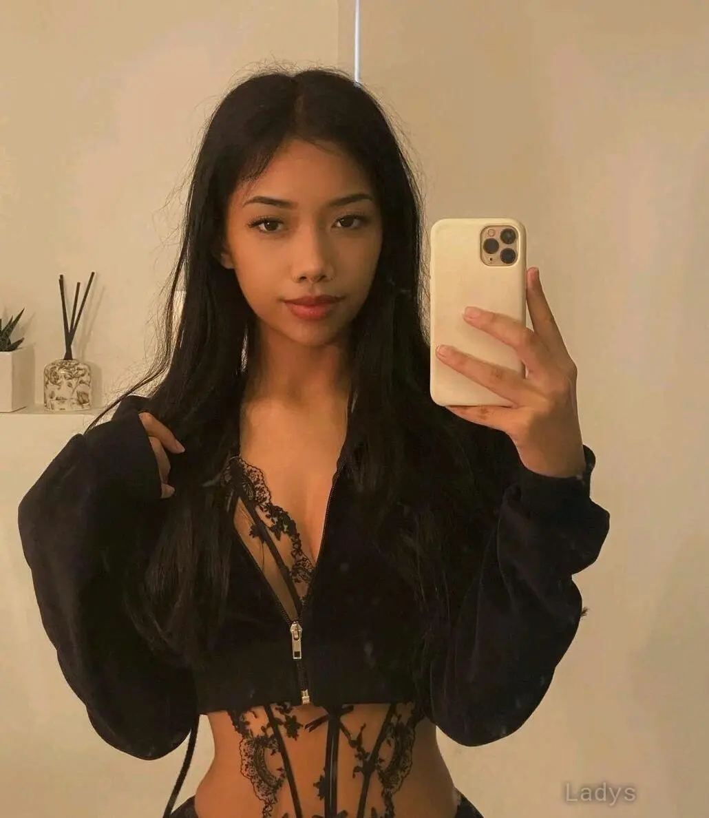 Melo (22) – Call Girl & Independent Escort Service in Kitakyushu - Gallery Photo 4