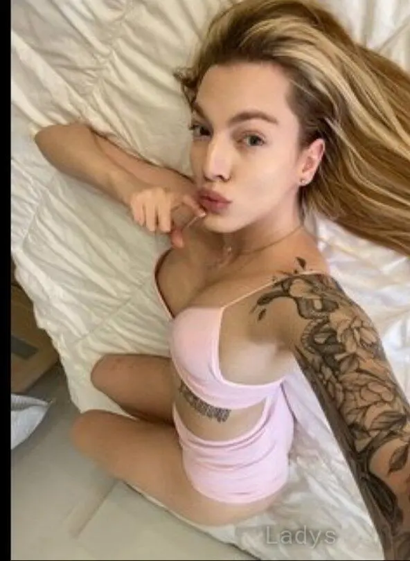 Mona (23) – Call Girl & Independent Escort Service in Ko Phi Phi - Gallery Photo 5