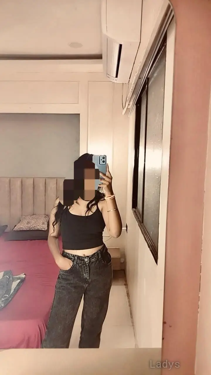 Urmi (23) – Call Girl & Independent Escort Service in Ko Phi Phi - Gallery Photo 4