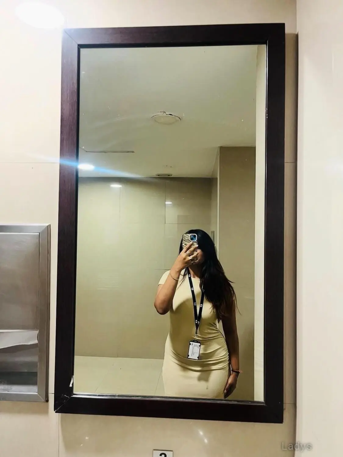Heni (23) – Call Girl & Independent Escort Service in Ko Phi Phi - Gallery Photo 2