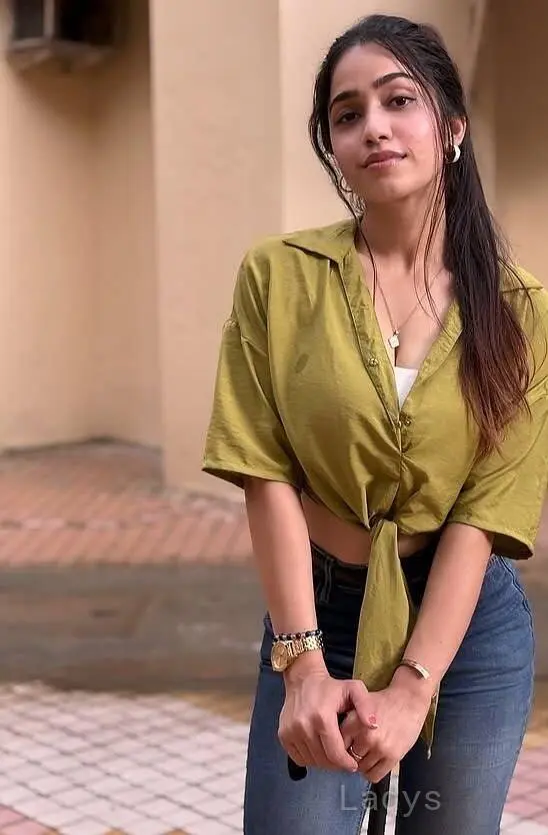 Mia (24) – Call Girl & Independent Escort Service in Kochi - Gallery Photo 3