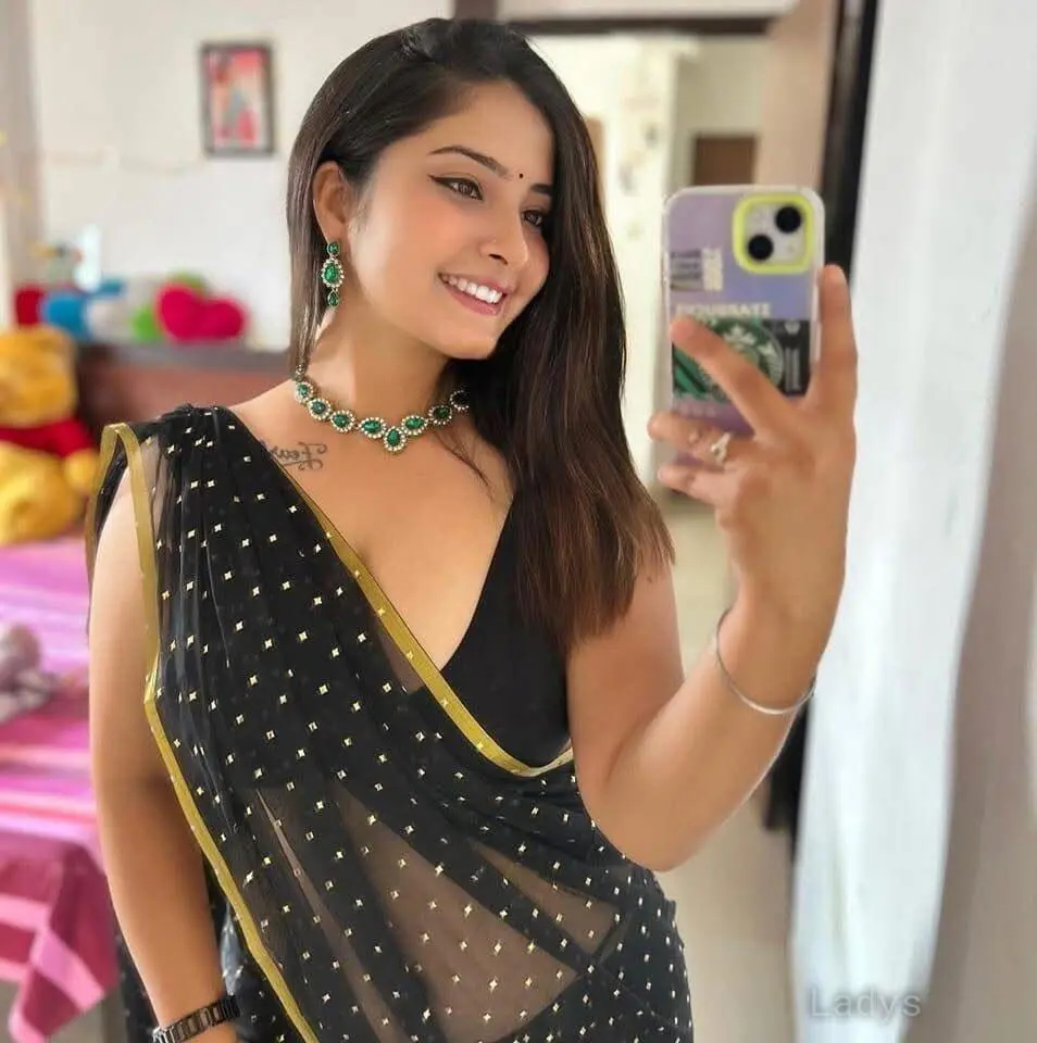Oshna (27) – Call Girl & Independent Escort Service in Kochi - Gallery Photo 3