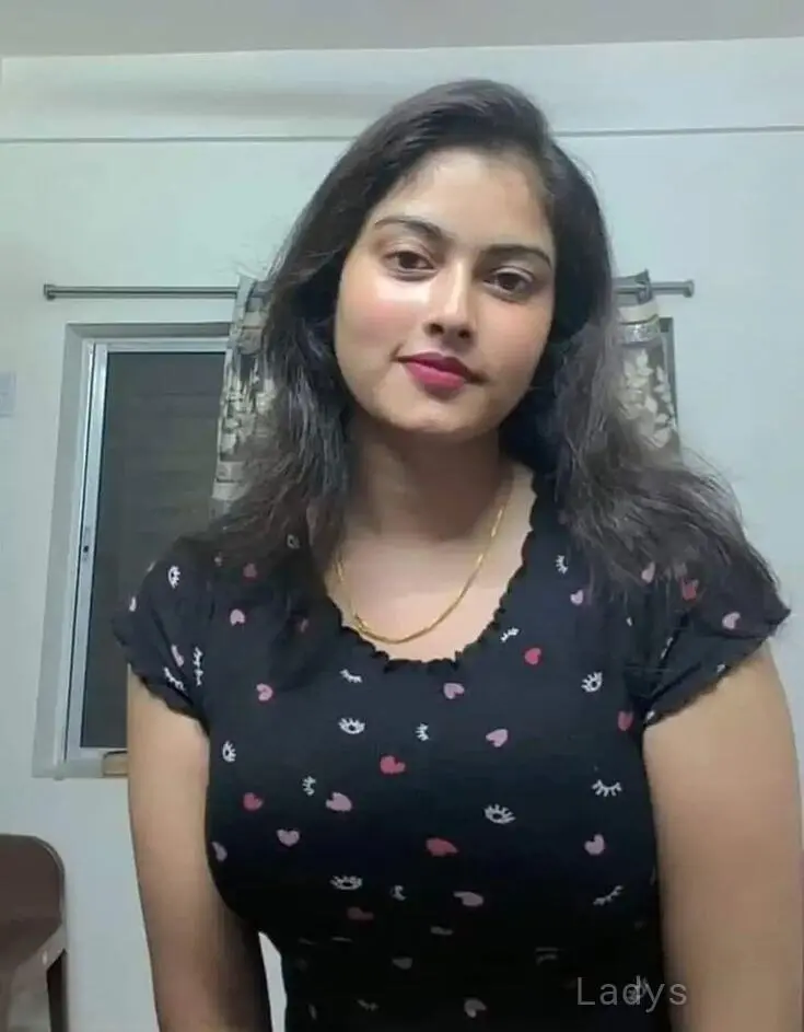 Harshita (22) – Call Girl & Independent Escort Service in Kochi - Gallery Photo 5
